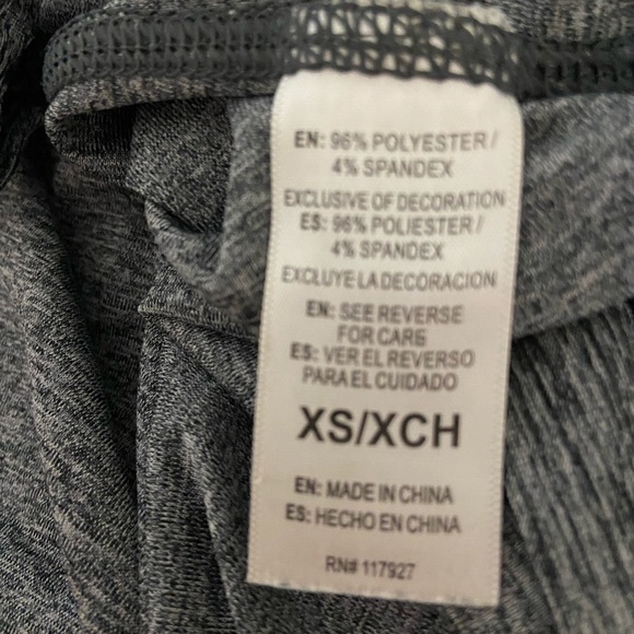 3x$25 Reebok gray top. - Picture 5 of 5
